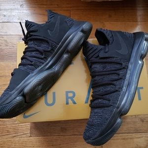 Men's basketball shoes